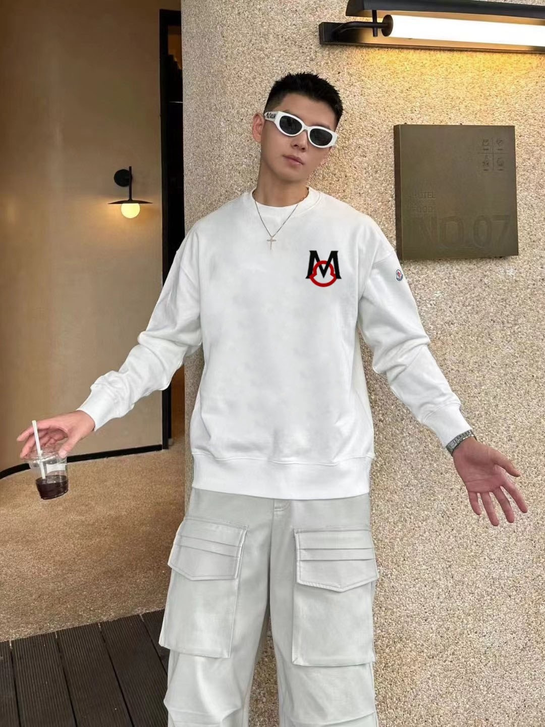 MONCL* 蒙口*2025秋冬新款圆领卫衣400克毛圈纯棉字母logo立体发泡颜色：黑色 白色 蓝色 