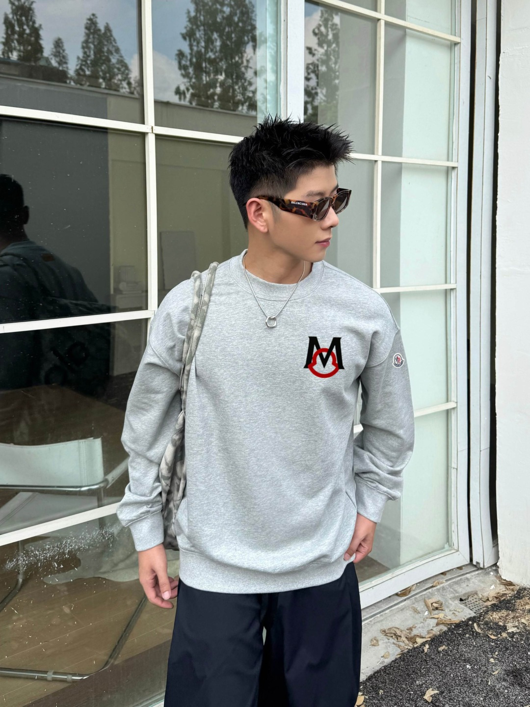 MONCL* 蒙口*2025秋冬新款圆领卫衣400克毛圈纯棉字母logo立体发泡颜色：黑色 白色 蓝色 