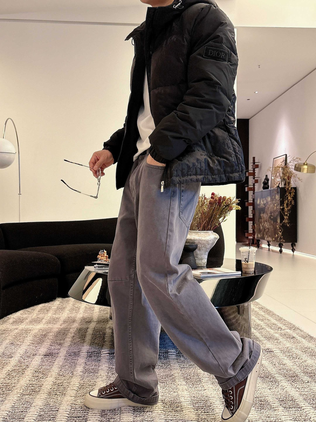 迪奥 2025秋冬新款羽绒服。这款号称羽绒服届最贵的，全部90绒的。带着经典的Logo组合搭配，第一眼看