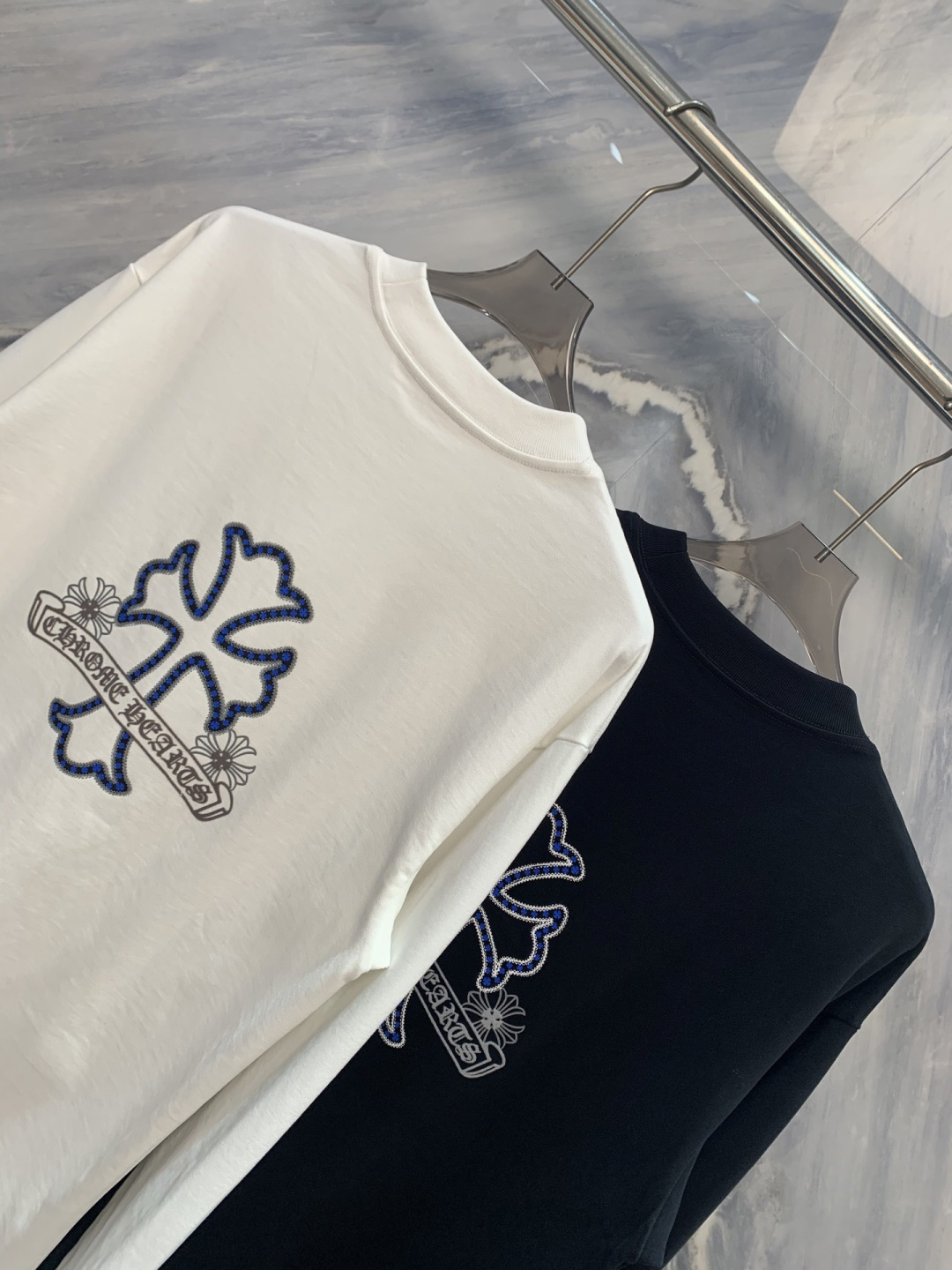 25新款磨毛长袖阔版T恤颜色：黑，白尺码：S-2XL