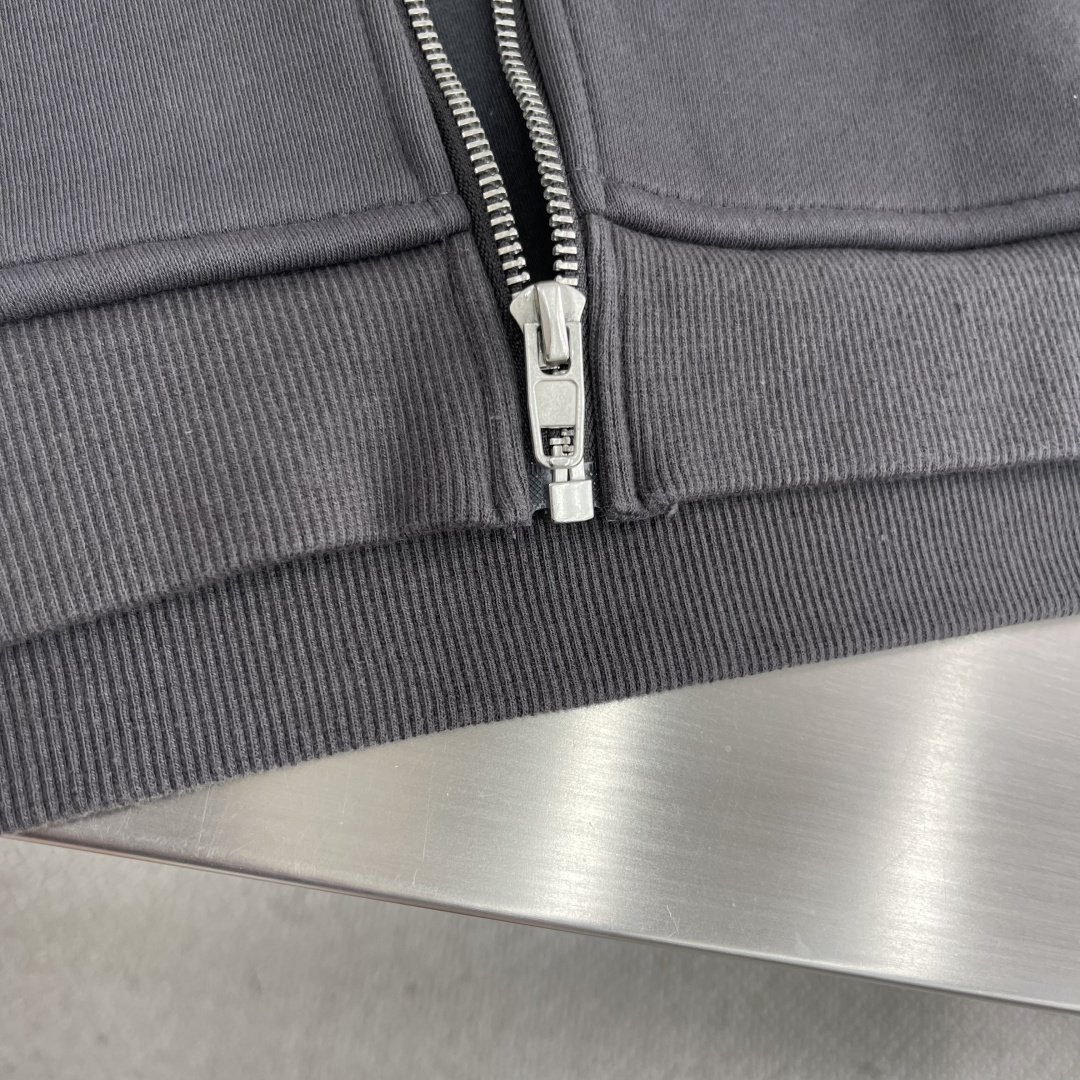 Balenciag 25fw新款字母拉链帽衫BB字母图形撞色层次印花.简单又高级！一款最基础的单品[得意