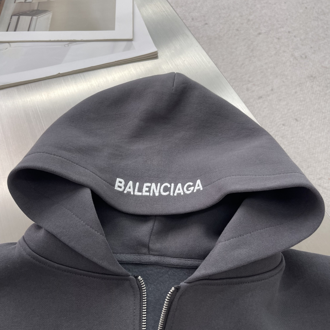 Balenciag 25fw新款字母拉链帽衫BB字母图形撞色层次印花.简单又高级！一款最基础的单品[得意