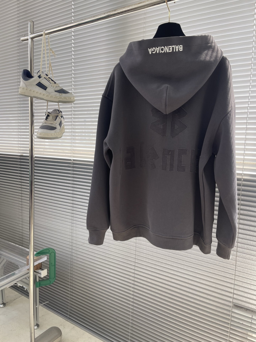 Balenciag 25fw新款字母拉链帽衫BB字母图形撞色层次印花.简单又高级！一款最基础的单品[得意