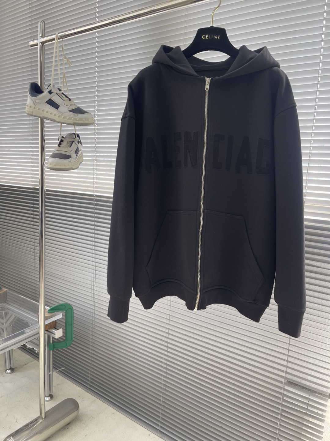 Balenciag 25fw新款字母拉链帽衫BB字母图形撞色层次印花.简单又高级！一款最基础的单品[得意