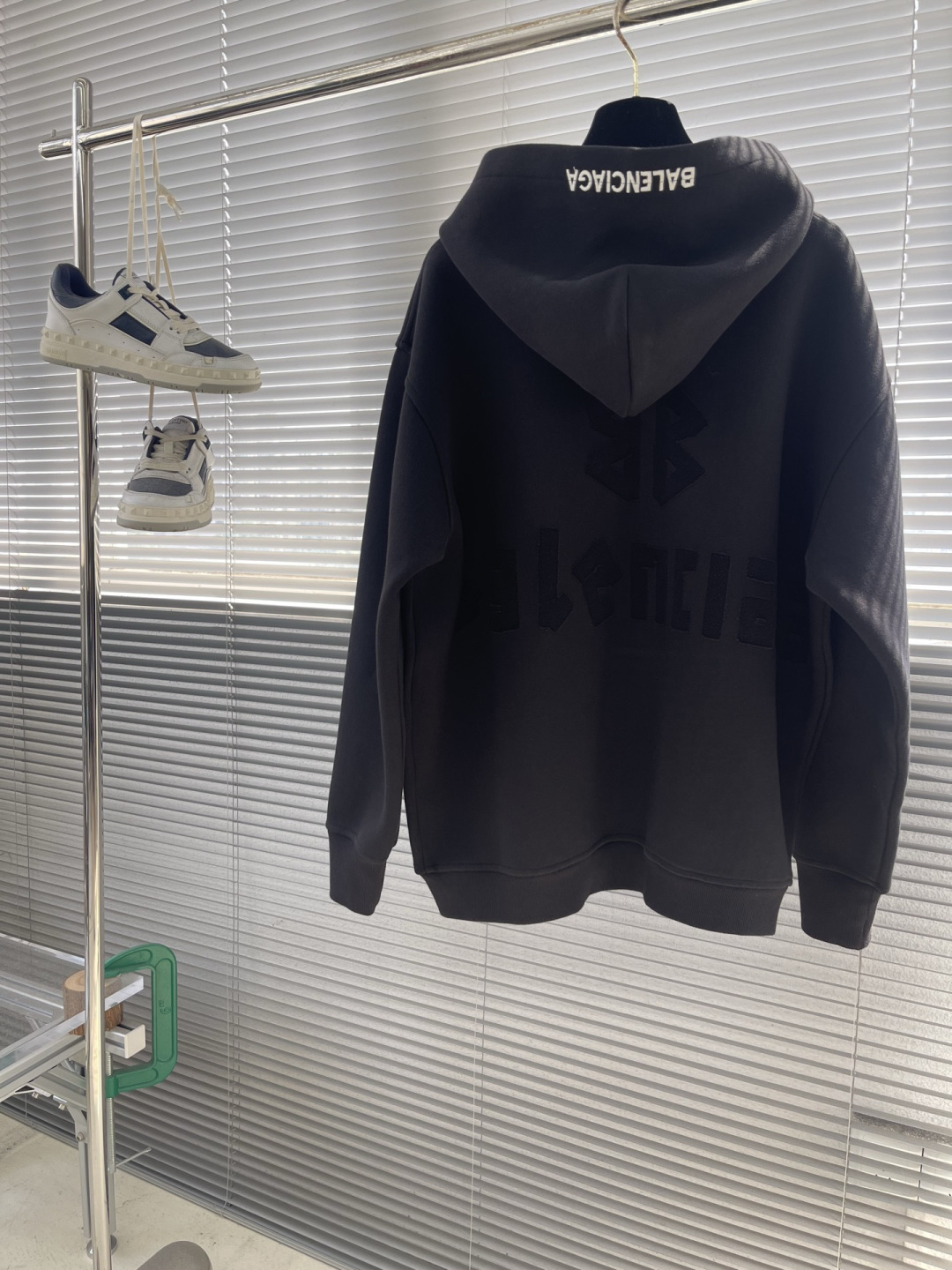 Balenciag 25fw新款字母拉链帽衫BB字母图形撞色层次印花.简单又高级！一款最基础的单品[得意