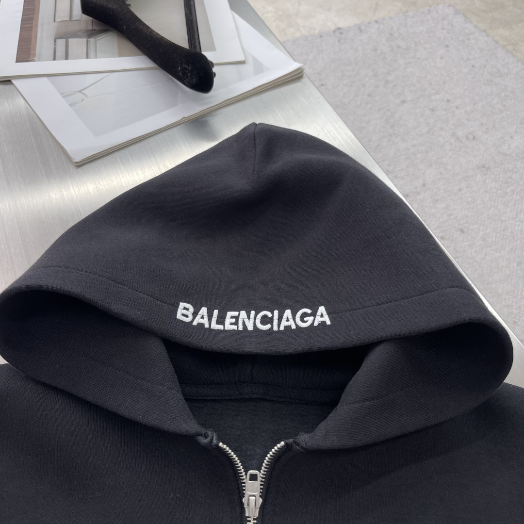 Balenciag 25fw新款字母拉链帽衫BB字母图形撞色层次印花.简单又高级！一款最基础的单品[得意