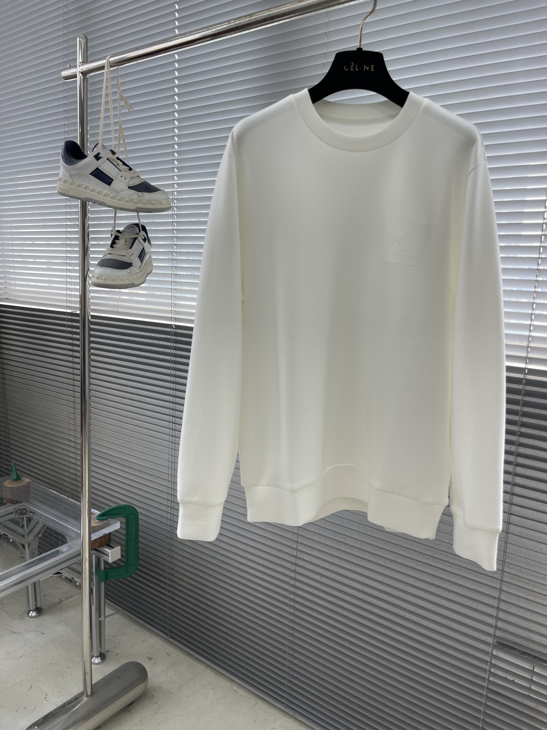 FEND 2025秋冬系列圆领卫衣码数：M-5XL 常规卫衣棉莫代尔空气层。采用丝光工艺处理的双面结构，