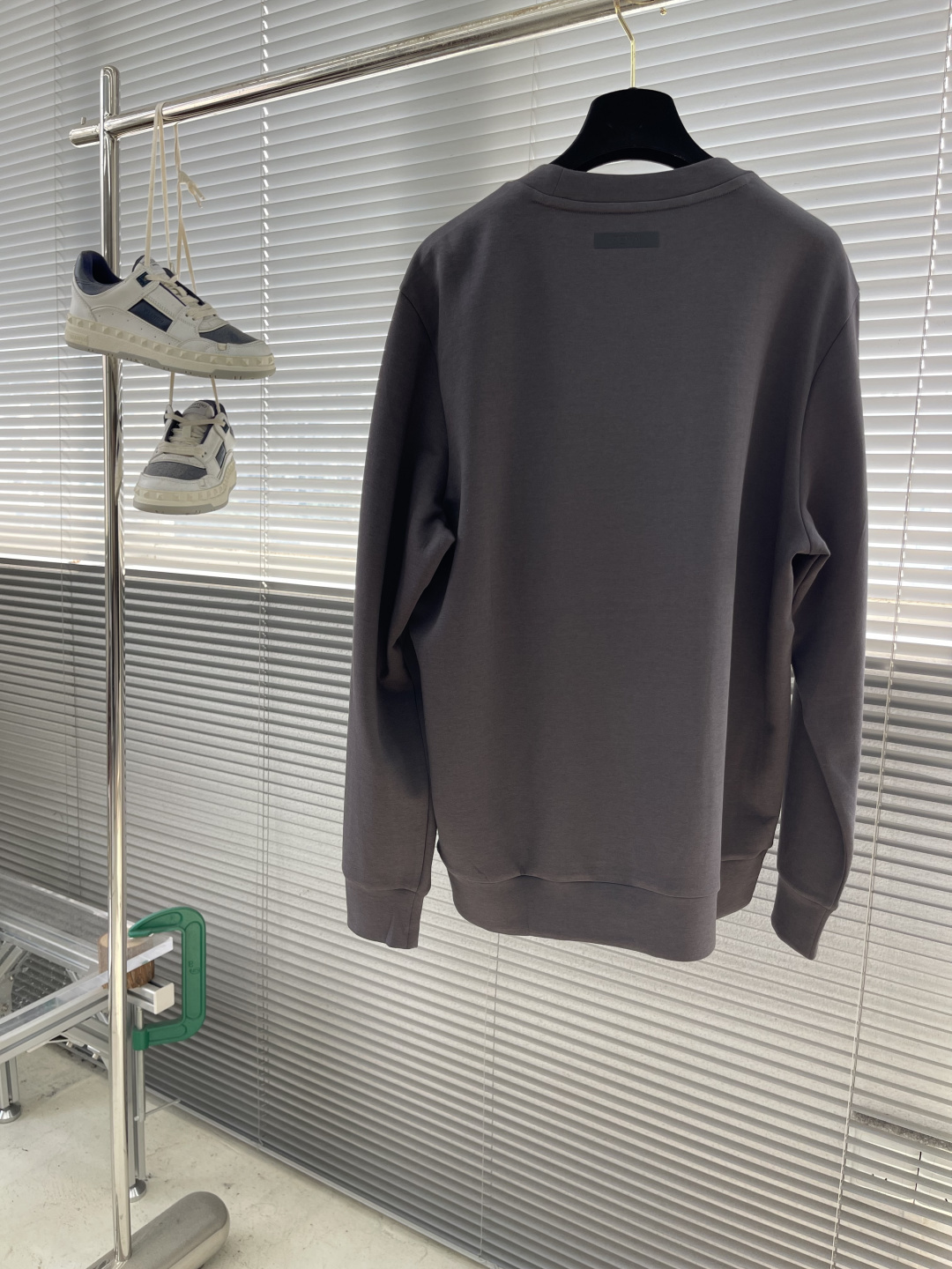 FEND 2025秋冬系列圆领卫衣码数：M-5XL 常规卫衣棉莫代尔空气层。采用丝光工艺处理的双面结构，