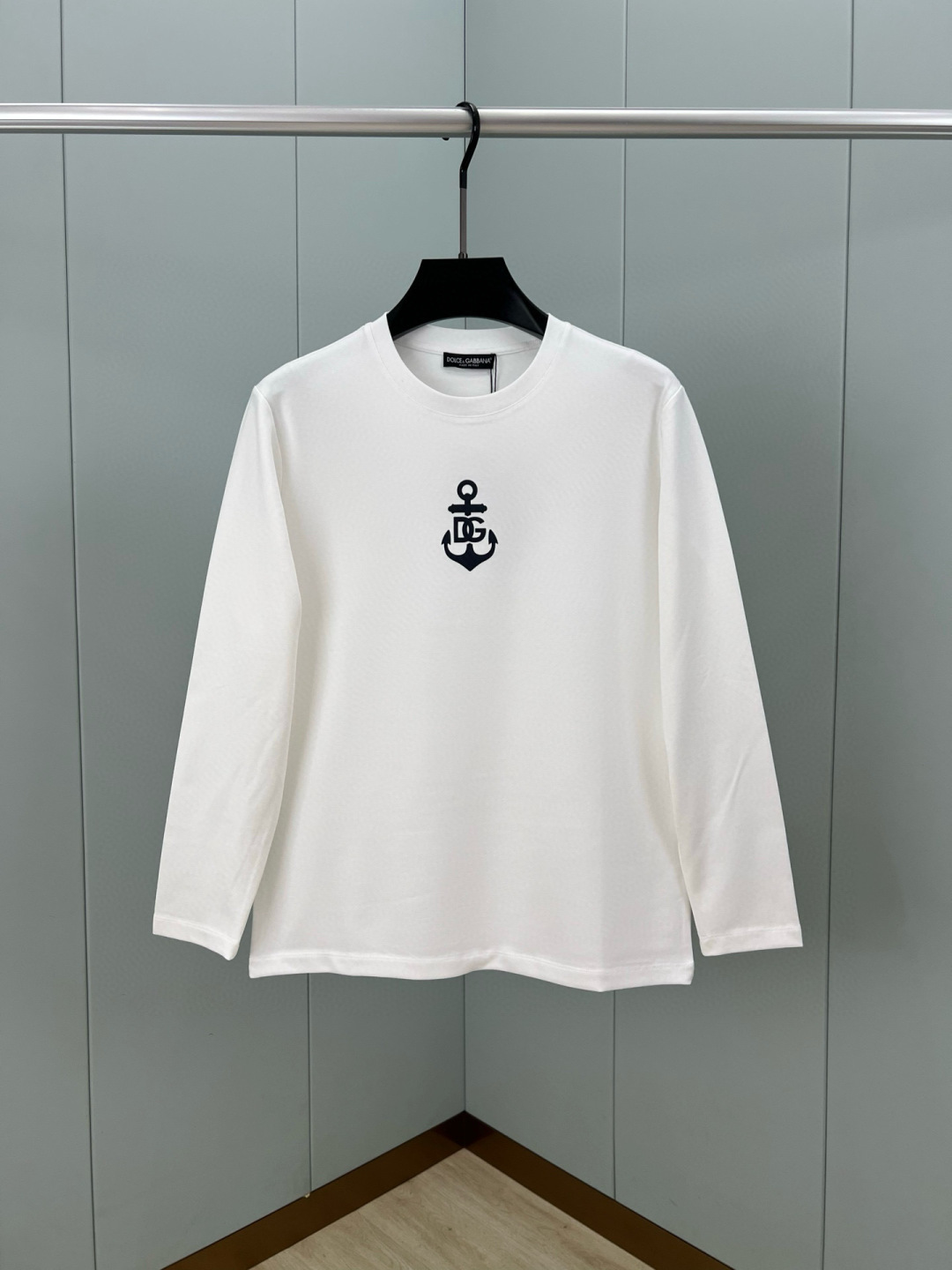 Dolce&Gabbana.杜嘉班纳 25秋冬新品船锚⚓印花标识棉质长袖T恤衫，D&G航海元素单品，采用