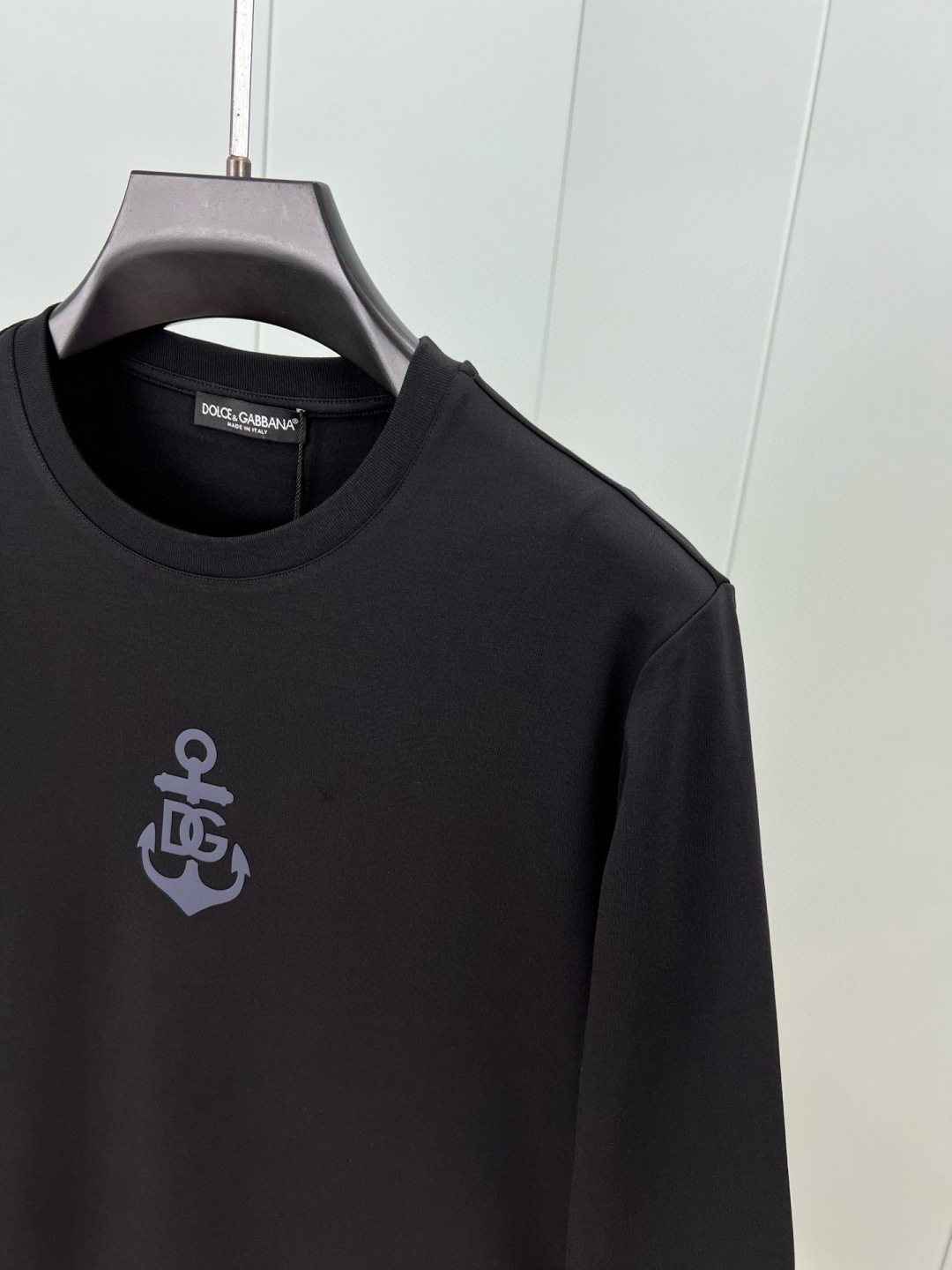 Dolce&Gabbana.杜嘉班纳 25秋冬新品船锚⚓印花标识棉质长袖T恤衫，D&G航海元素单品，采用