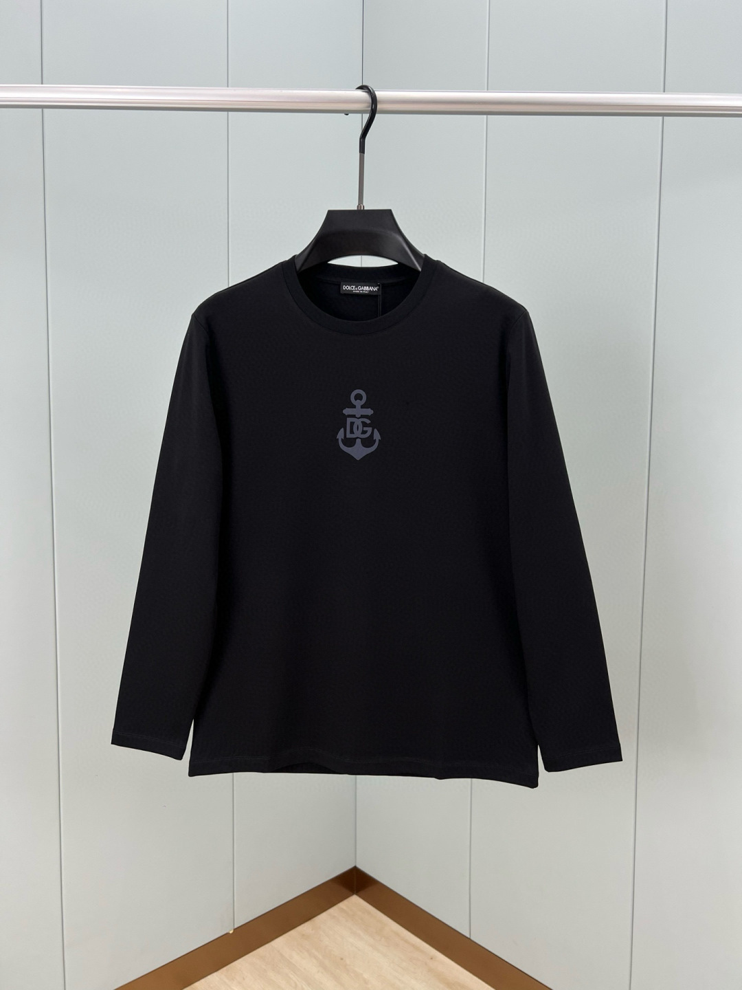 Dolce&Gabbana.杜嘉班纳 25秋冬新品船锚⚓印花标识棉质长袖T恤衫，D&G航海元素单品，采用