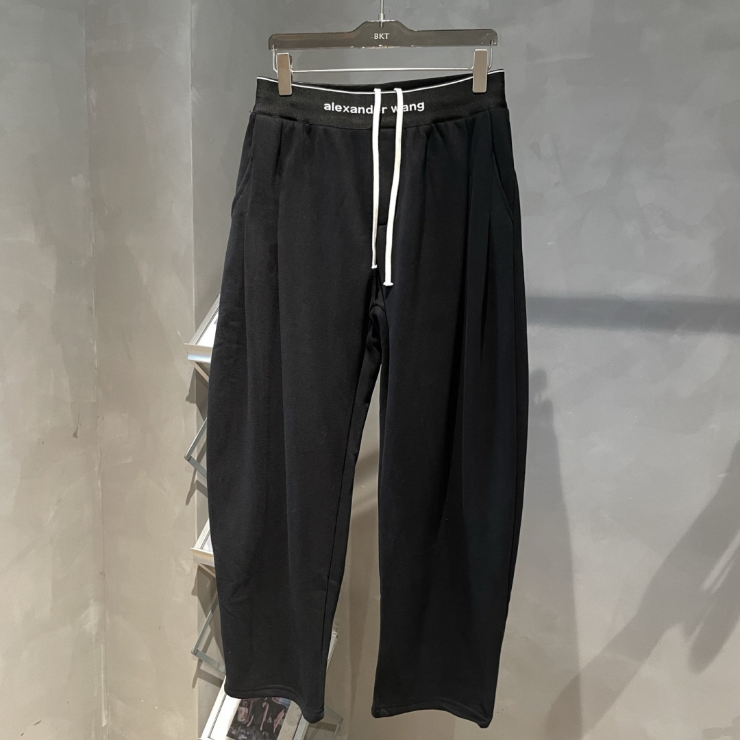 Alexander🌟秋冬新款拼接设计休闲裤🆕采用优质面料，具有质感，松紧腰带设计，超级时尚洋气！码数：S