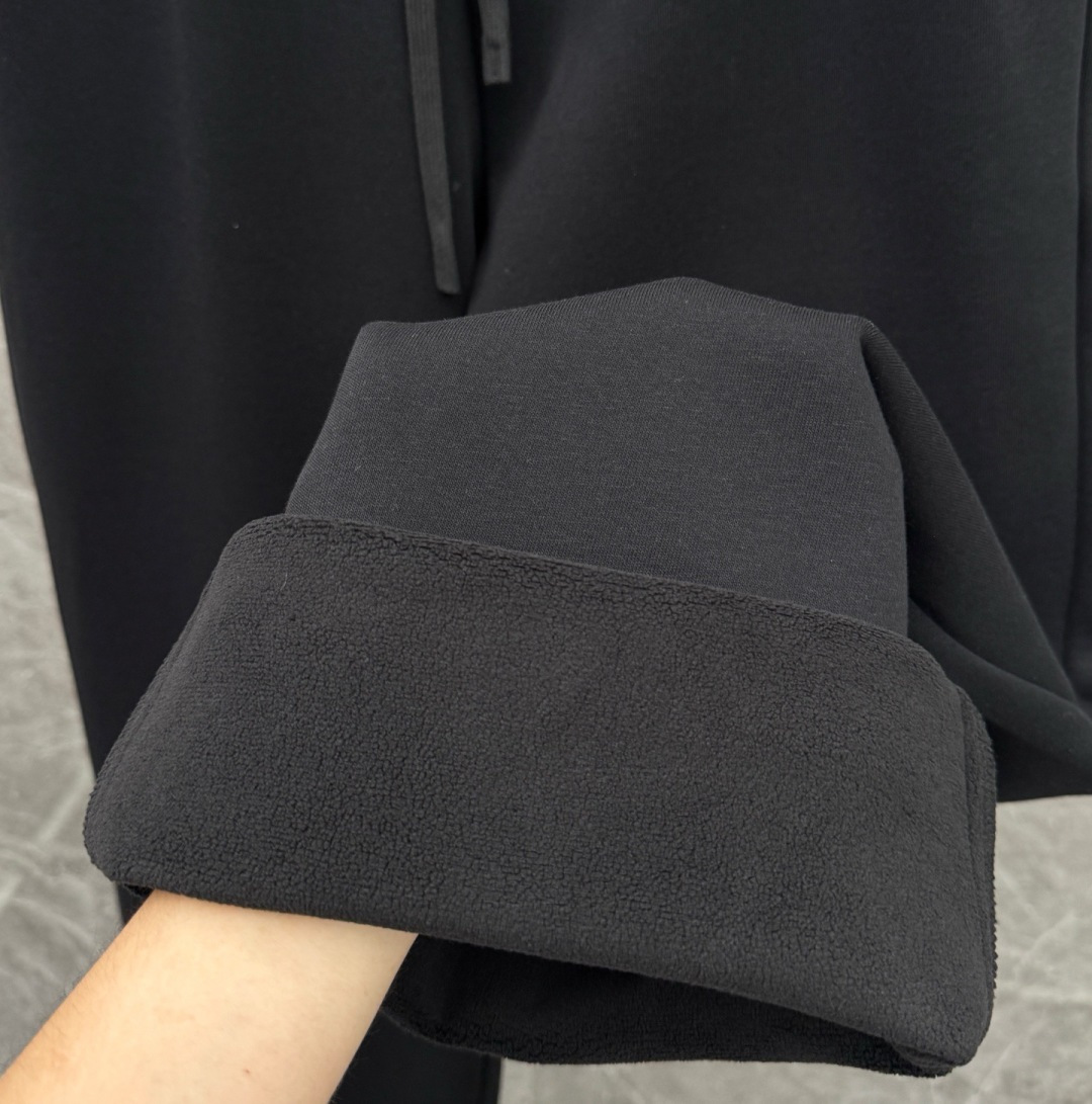 （新出加绒）蒙口🌈🌈新款加绒长裤！采用高定优质面料，亲肤舒适细腻，久穿不变形不起皱，耐穿性能强。腰部松紧