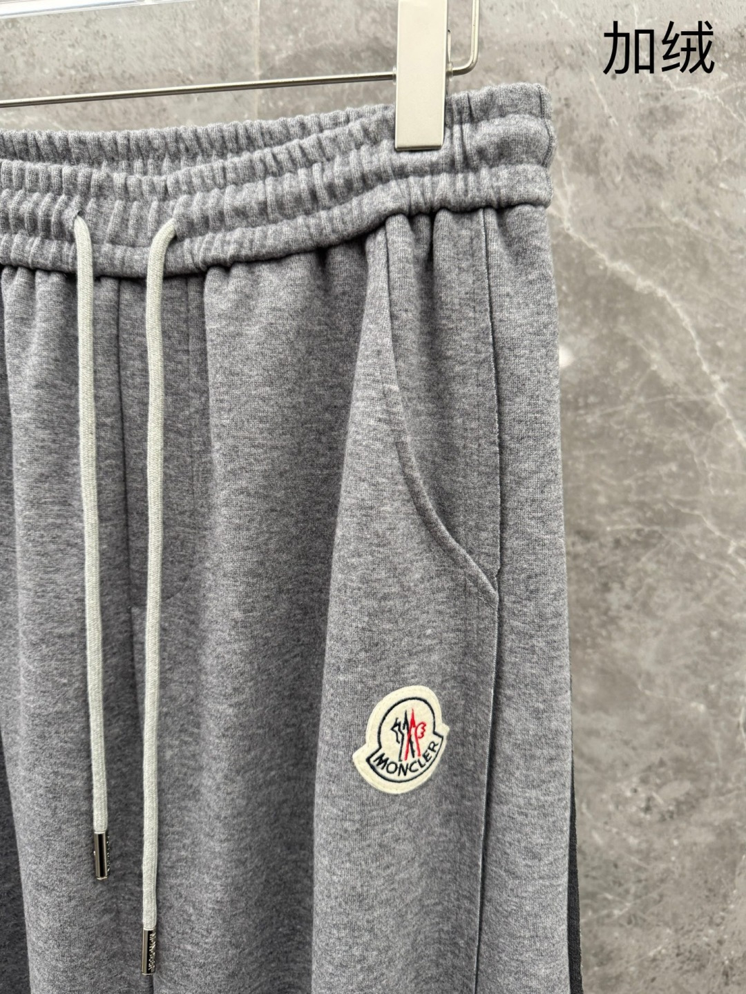 （新出加绒）蒙口🌈🌈新款加绒长裤！采用高定优质面料，亲肤舒适细腻，久穿不变形不起皱，耐穿性能强。腰部松紧