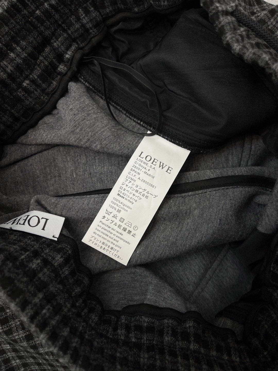 罗意威🔥🔥秋冬拉绒新款休闲裤，采用优质亲肤毛呢绒面料，超级舒适，面料极好亲肤舒适，整体轮廓版型设计完美，