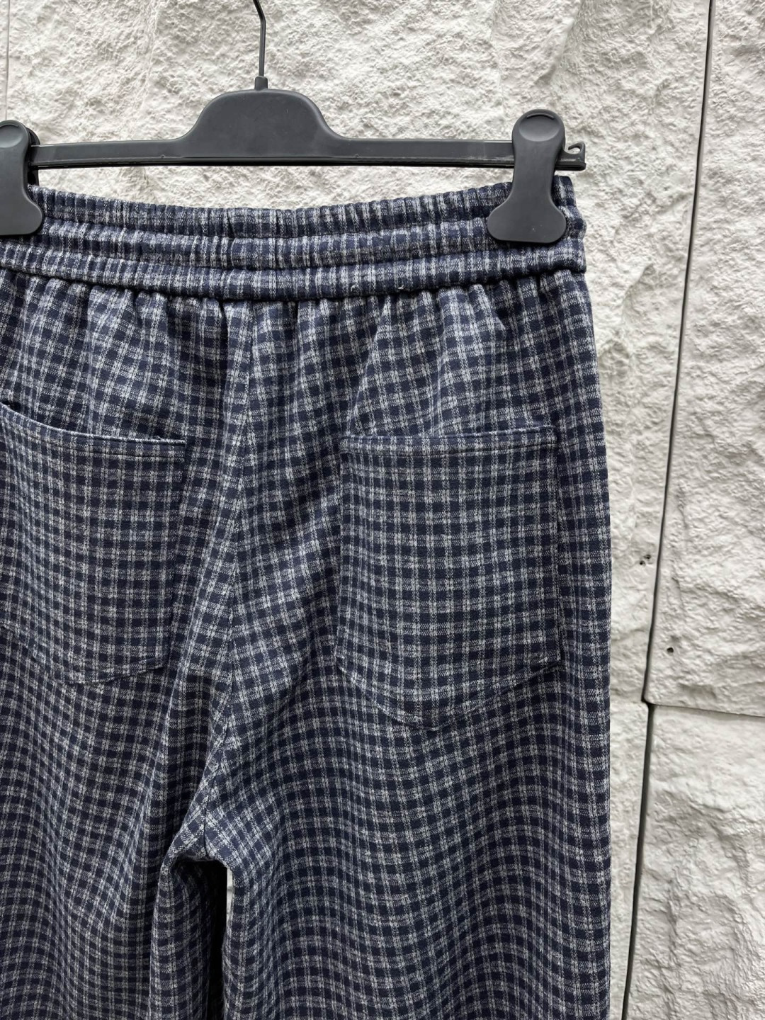 罗意威🔥🔥秋冬拉绒新款休闲裤，采用优质亲肤毛呢绒面料，超级舒适，面料极好亲肤舒适，整体轮廓版型设计完美，