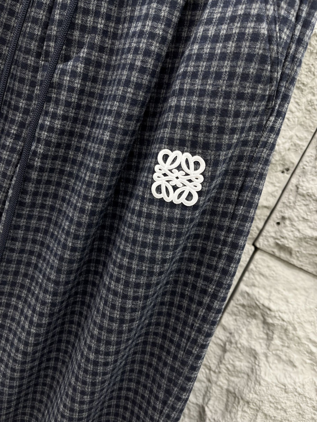 罗意威🔥🔥秋冬拉绒新款休闲裤，采用优质亲肤毛呢绒面料，超级舒适，面料极好亲肤舒适，整体轮廓版型设计完美，