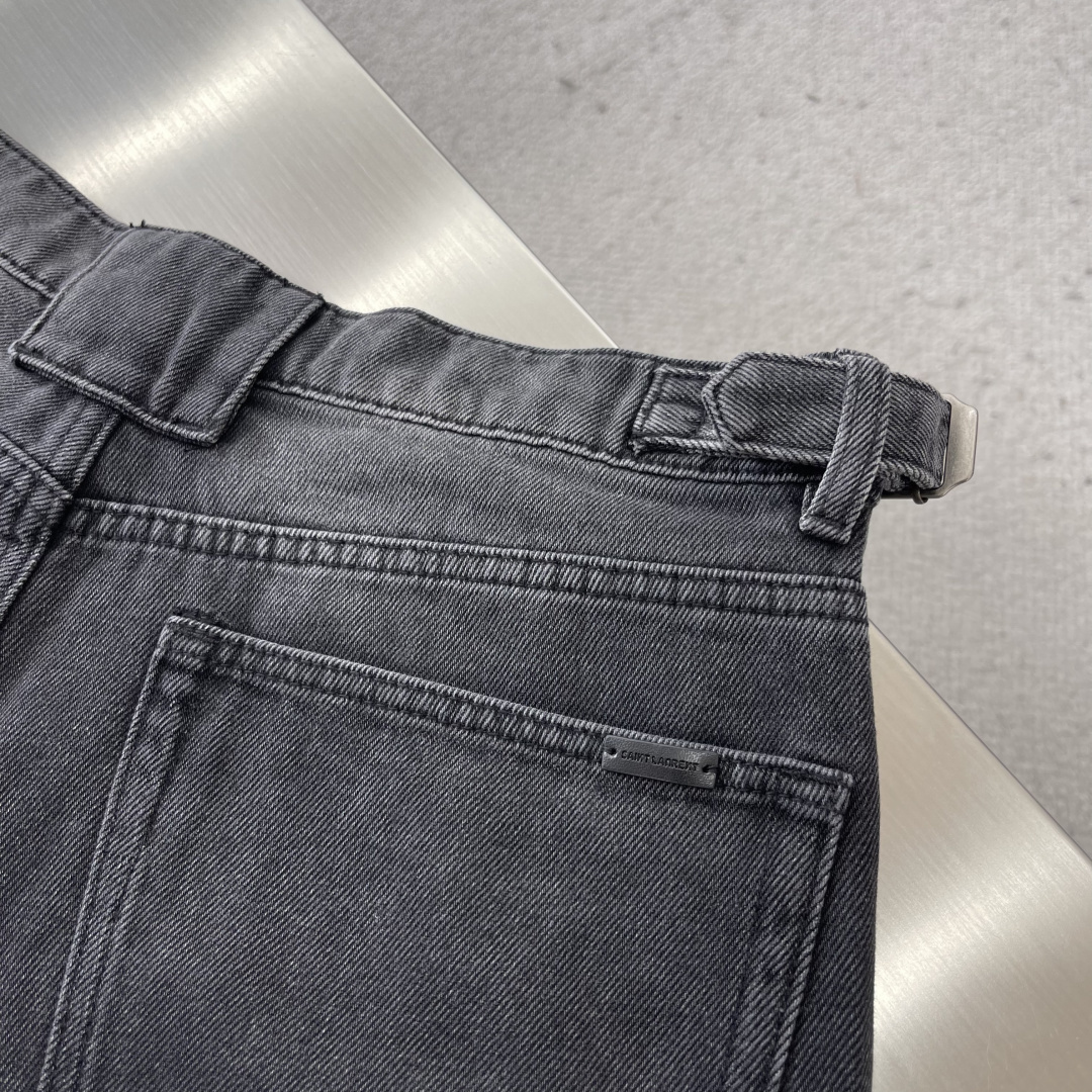 SlP🆕 2025秋冬系列牛仔长裤 码数：M-3XL 休闲直筒裤 面料:天然有机棉织造而成的粗斜纹风格的