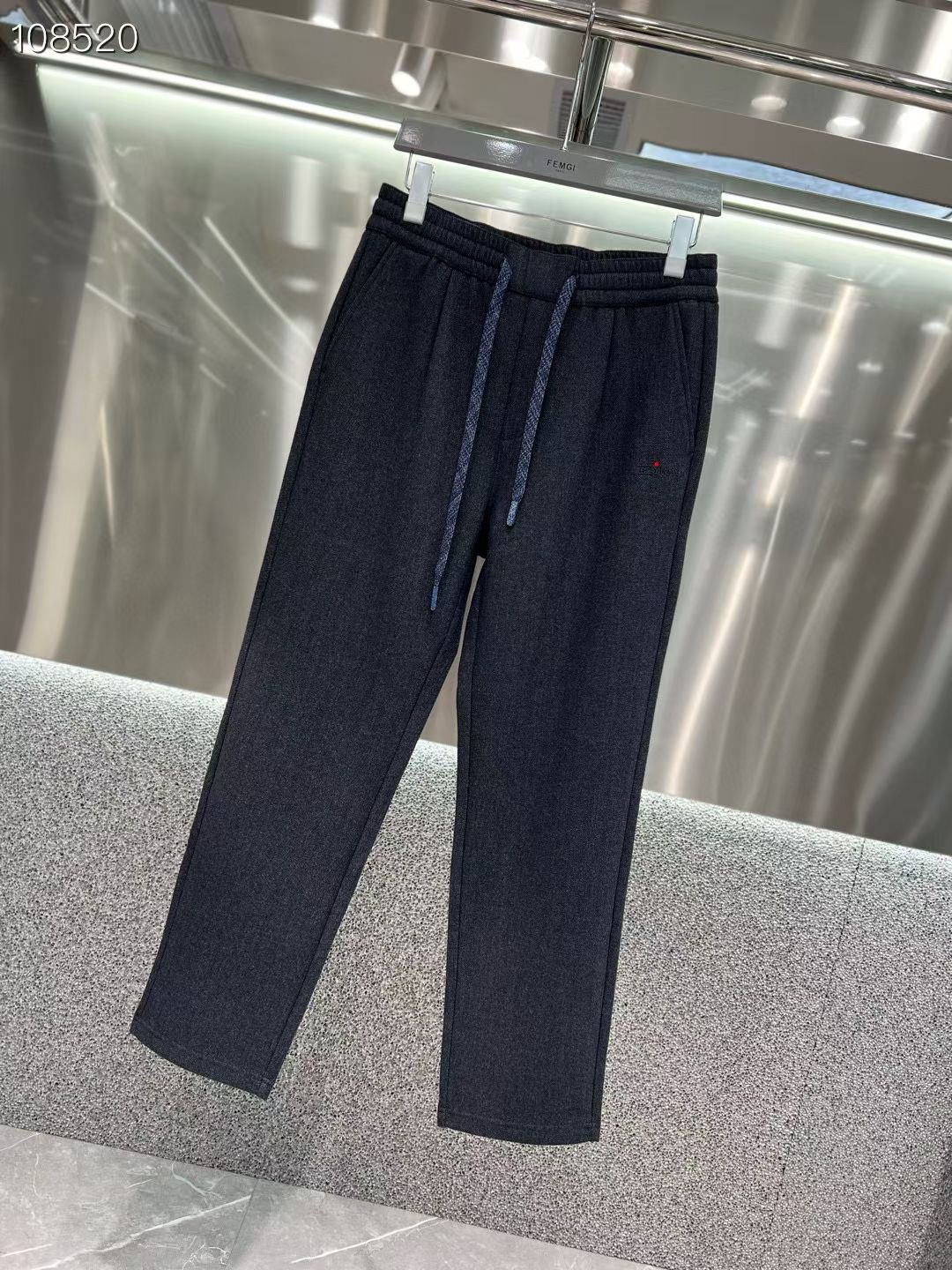 Kiton 𝟐𝟎𝟐𝟓秋冬上新高订轻奢休闲裤 现货供应 澳洲绵羊毛面料 抗皱免烫 抗寒保暖 舒适0压感 贴