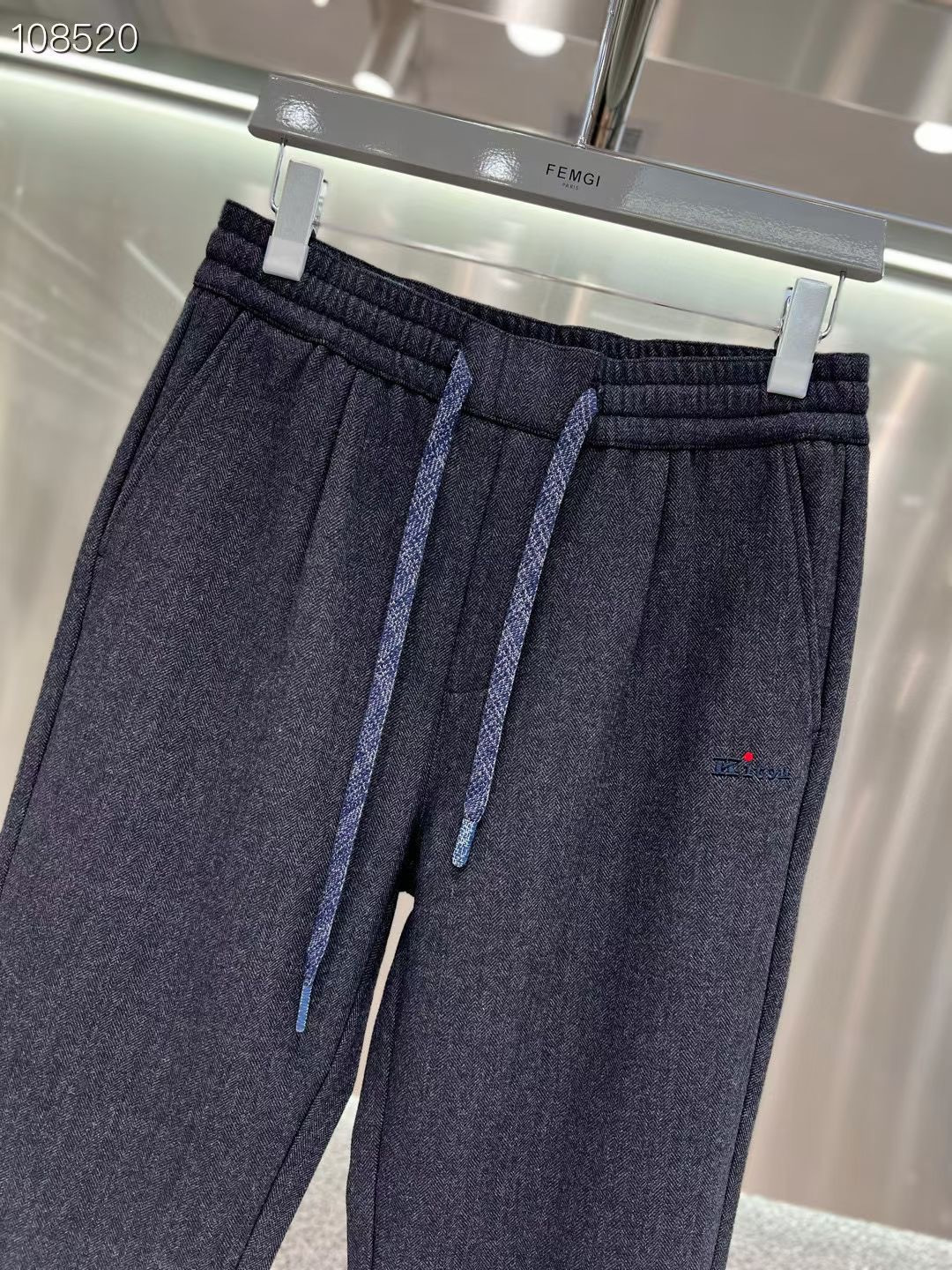 Kiton 𝟐𝟎𝟐𝟓秋冬上新高订轻奢休闲裤 现货供应 澳洲绵羊毛面料 抗皱免烫 抗寒保暖 舒适0压感 贴