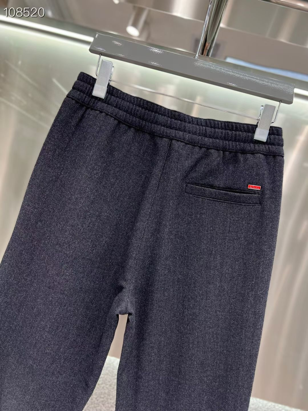 Kiton 𝟐𝟎𝟐𝟓秋冬上新高订轻奢休闲裤 现货供应 澳洲绵羊毛面料 抗皱免烫 抗寒保暖 舒适0压感 贴