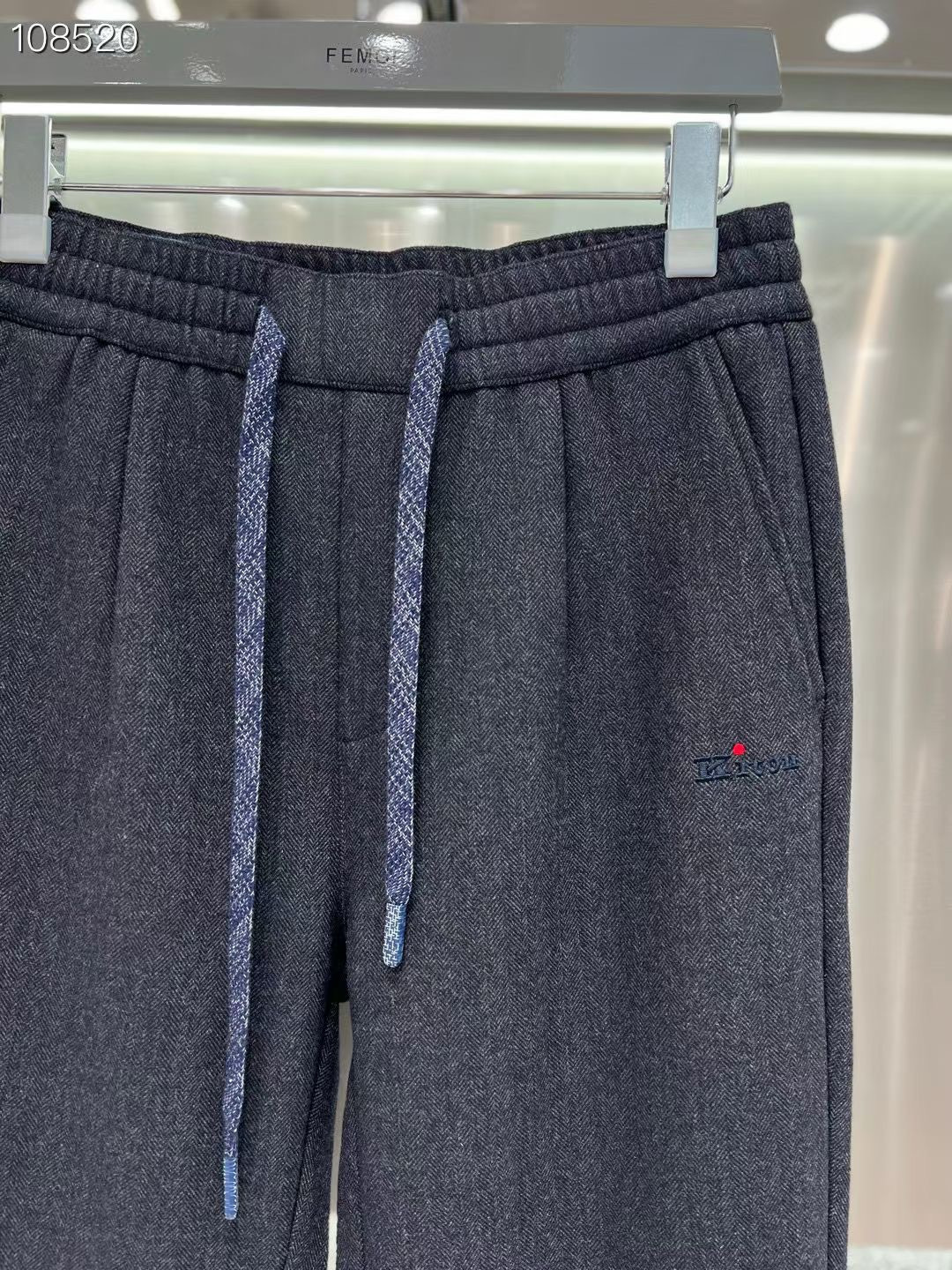 Kiton 𝟐𝟎𝟐𝟓秋冬上新高订轻奢休闲裤 现货供应 澳洲绵羊毛面料 抗皱免烫 抗寒保暖 舒适0压感 贴