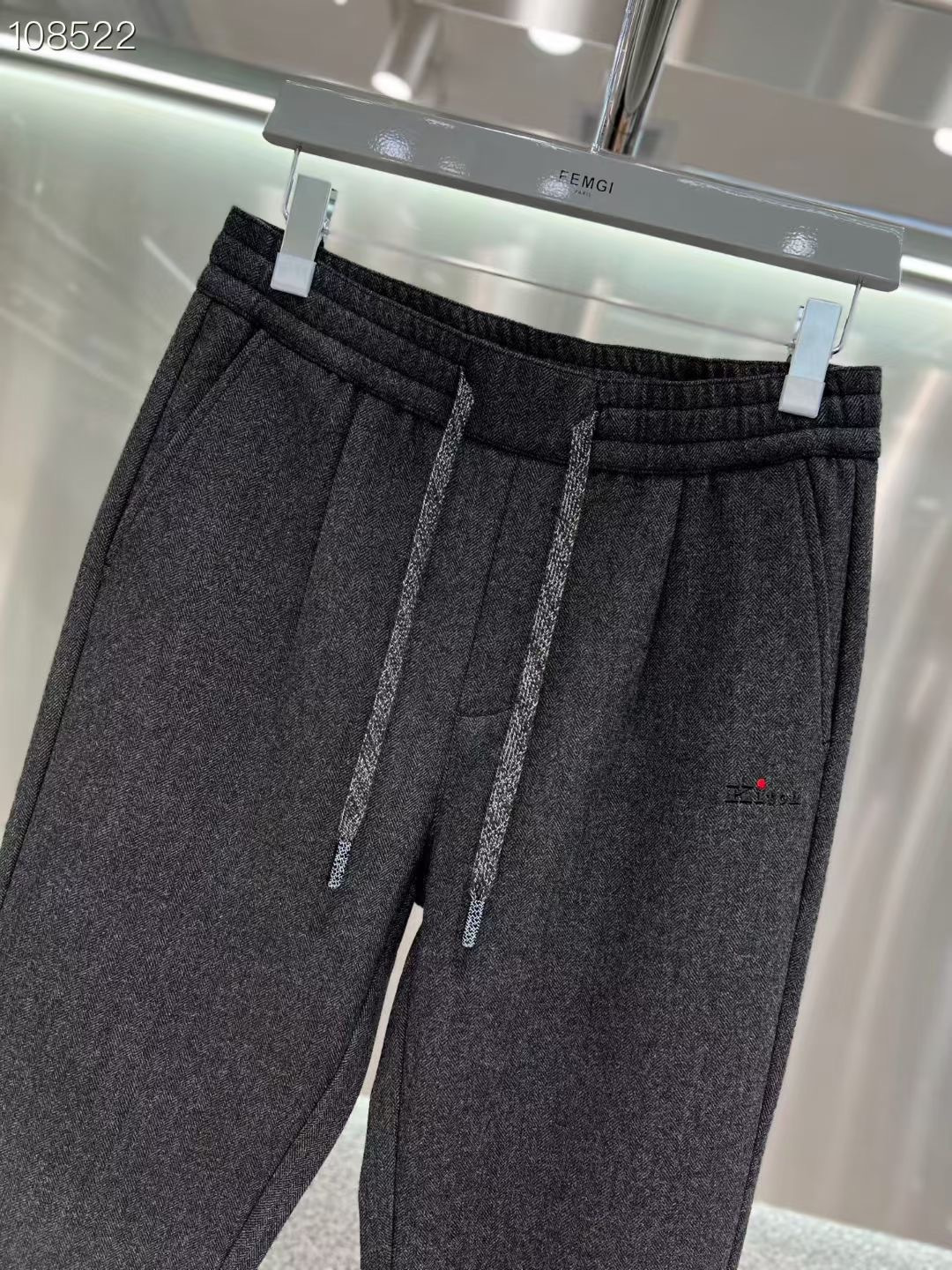 Kiton 𝟐𝟎𝟐𝟓秋冬上新高订轻奢休闲裤 现货供应 澳洲绵羊毛面料 抗皱免烫 抗寒保暖 舒适0压感 贴