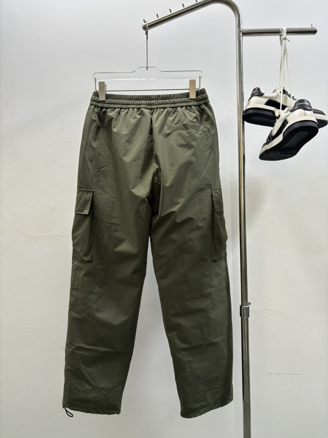 秋冬新款经典羽绒裤，每一处平均充绒，含90%鸭绒。🔥高档刺绣工艺🔥D内衬双层高密度面料完全不跑毛，也不会