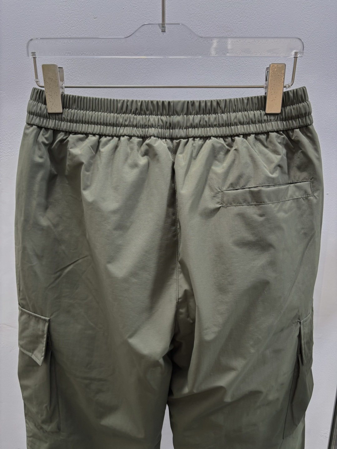 秋冬新款经典羽绒裤，每一处平均充绒，含90%鸭绒。🔥高档刺绣工艺🔥D内衬双层高密度面料完全不跑毛，也不会