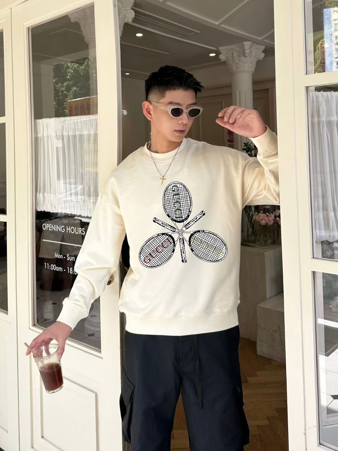 GUCC*2025秋冬新款 个性字母logo印花 定制面料400g 圆领卫衣 男女同款颜色：黑色 杏色 