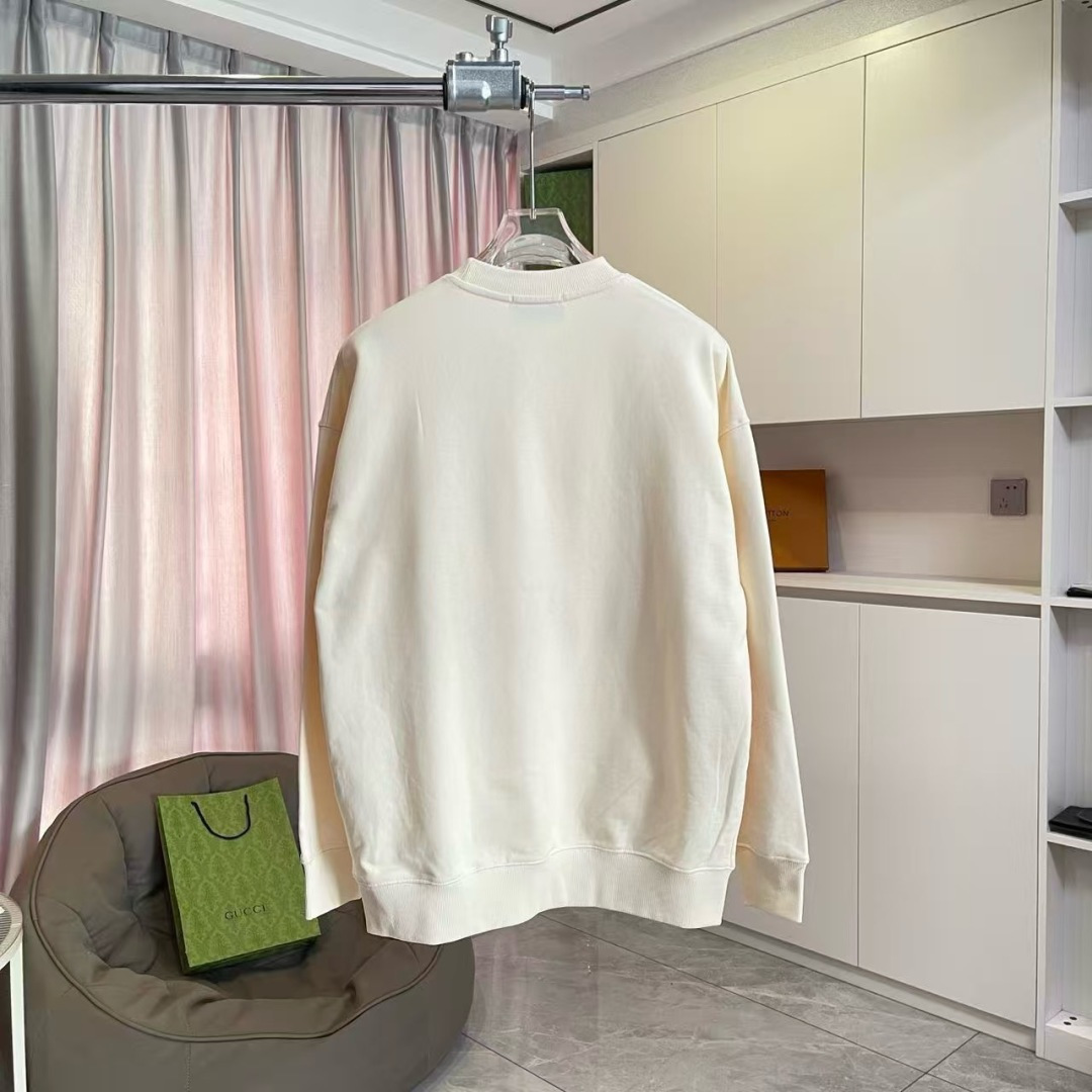 GUCC*2025秋冬新款 个性字母logo印花 定制面料400g 圆领卫衣 男女同款颜色：黑色 杏色 