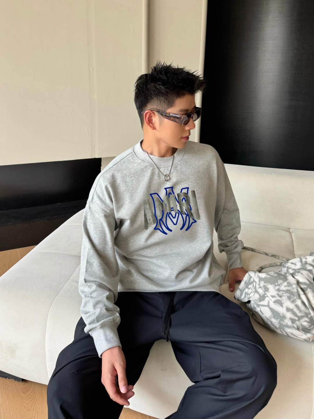 AMIRI* 2025秋冬新款圆领卫衣400克毛圈纯棉字母植绒➕3D印花颜色：黑色 白色 灰色 深蓝码数