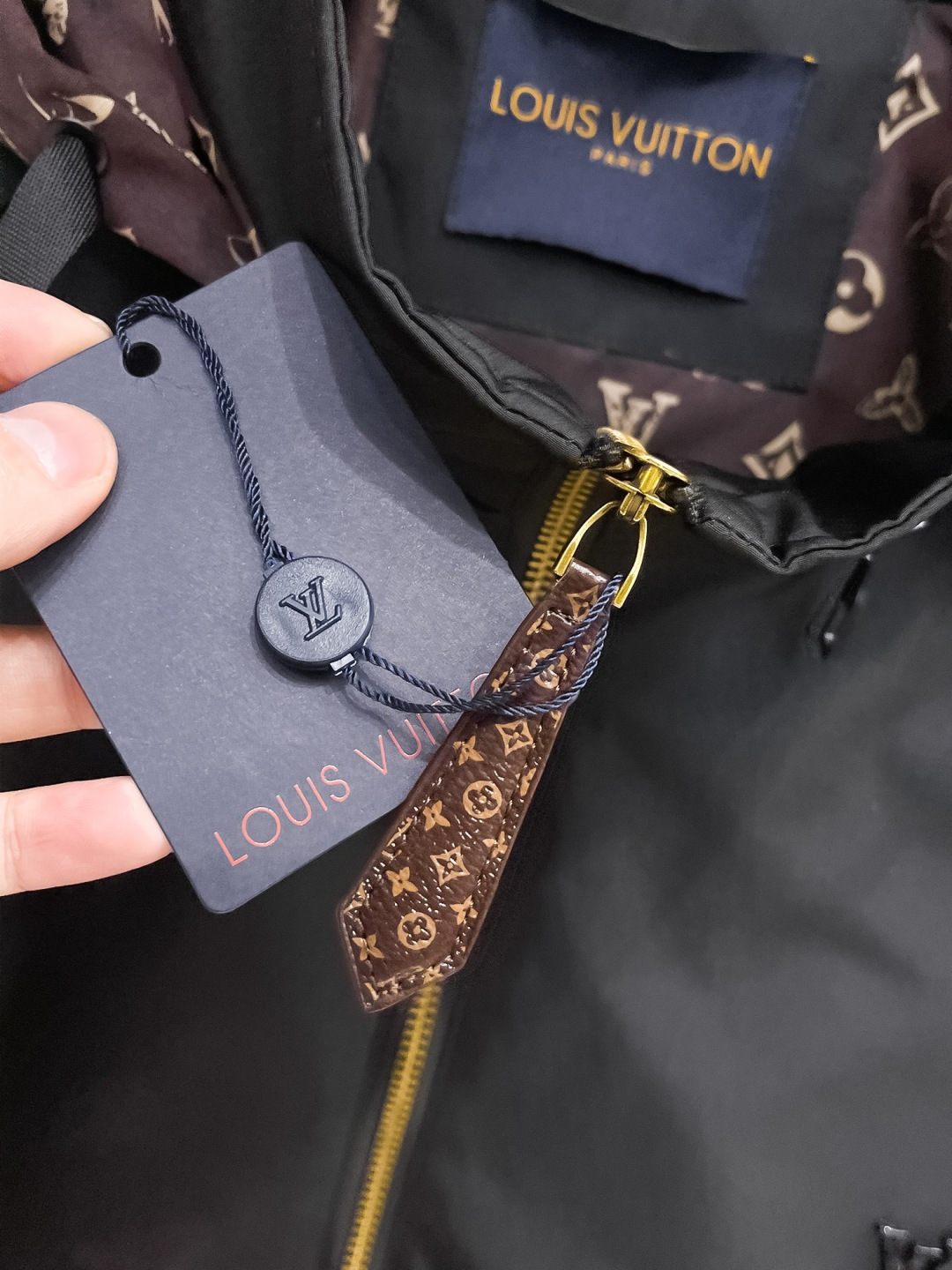 LV 官网同款，三标齐全，提前发售 2025ss开秋新款男士夹克外套，双面穿原单三标齐全高端版本 专柜定