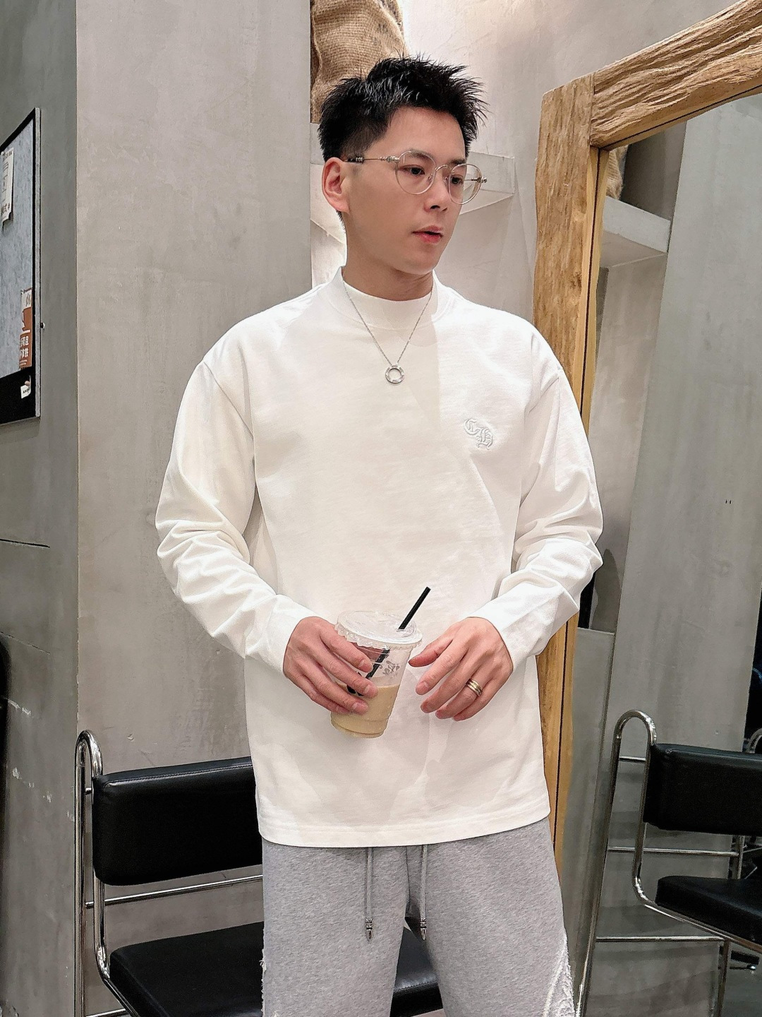 25新款磨毛长袖阔版T恤颜色：黑，白尺码：S-2XL