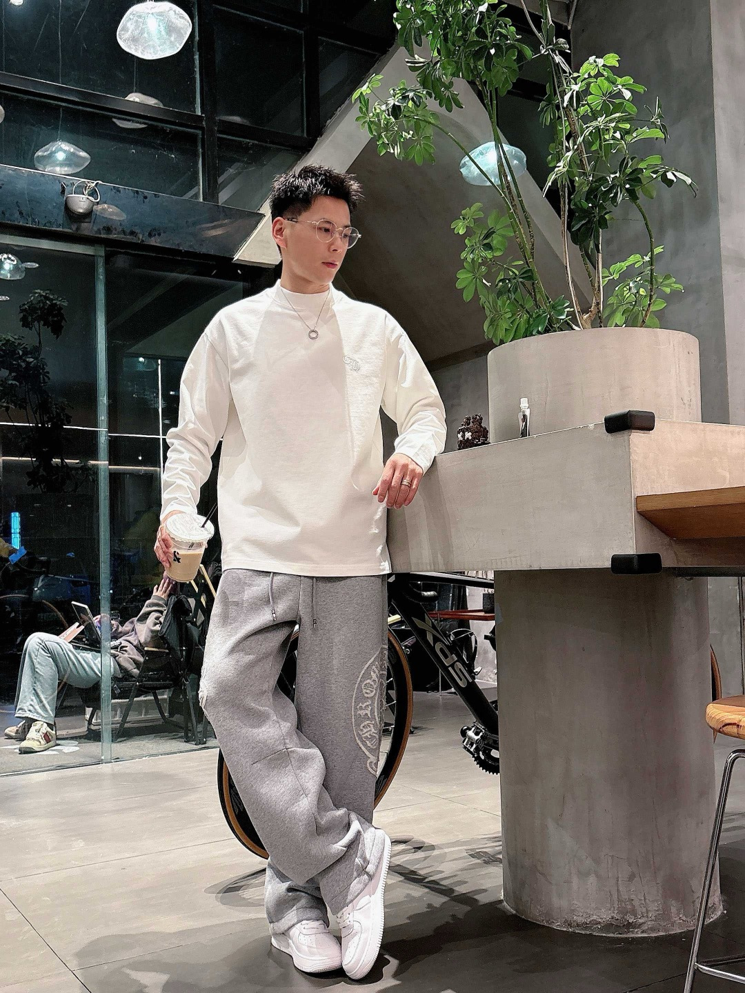 25新款磨毛长袖阔版T恤颜色：黑，白尺码：S-2XL