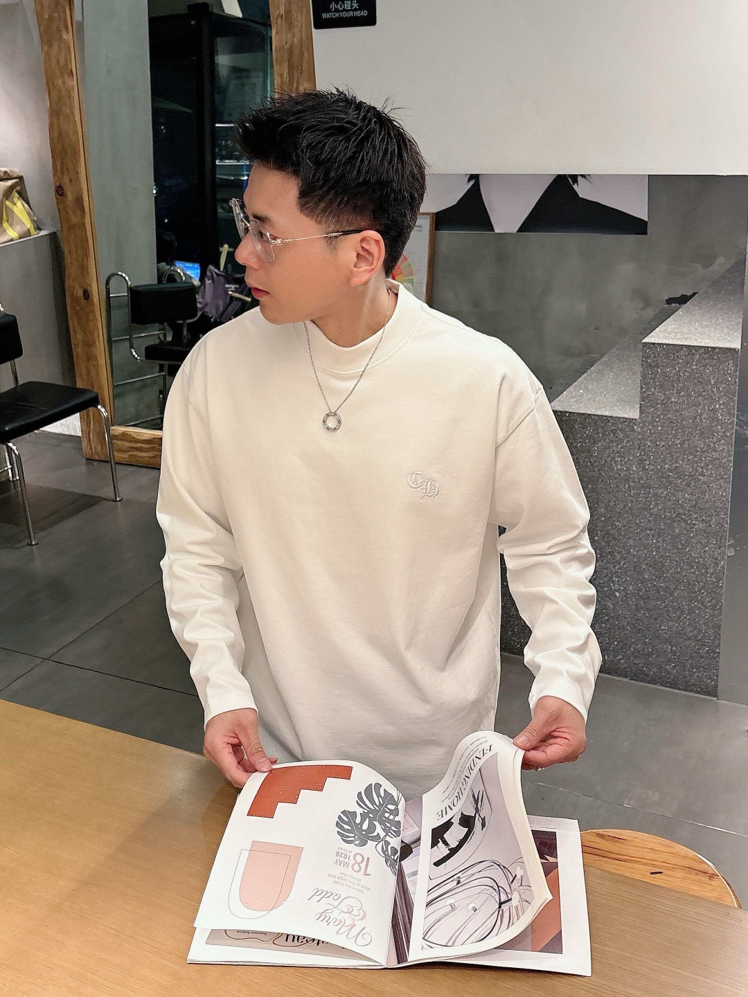 25新款磨毛长袖阔版T恤颜色：黑，白尺码：S-2XL