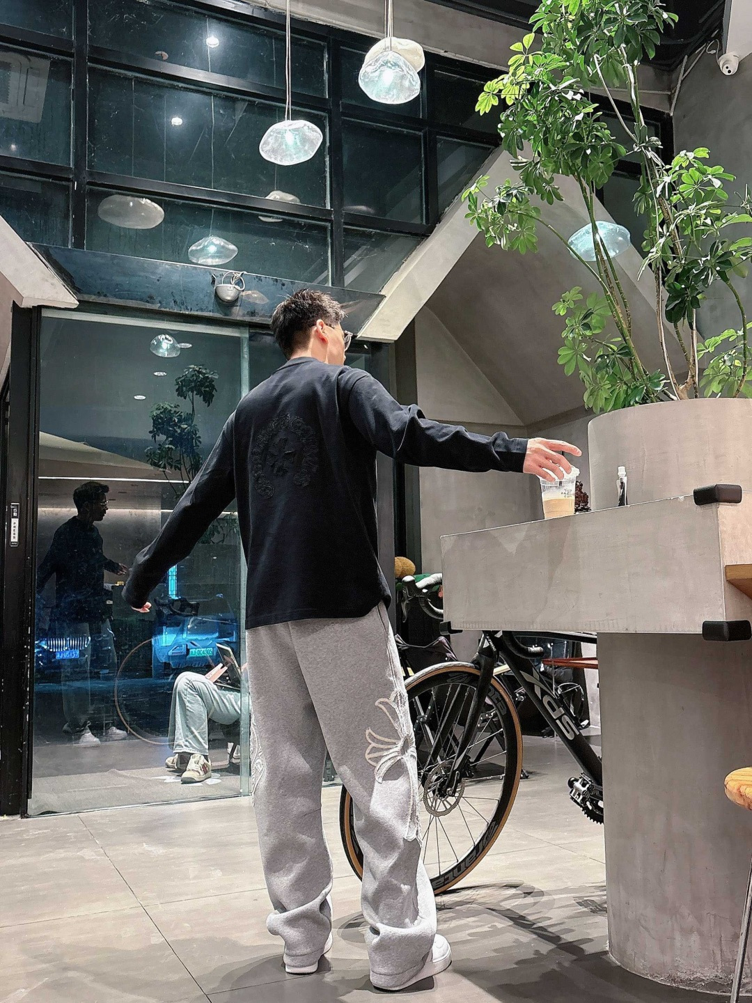 25新款磨毛长袖阔版T恤颜色：黑，白尺码：S-2XL