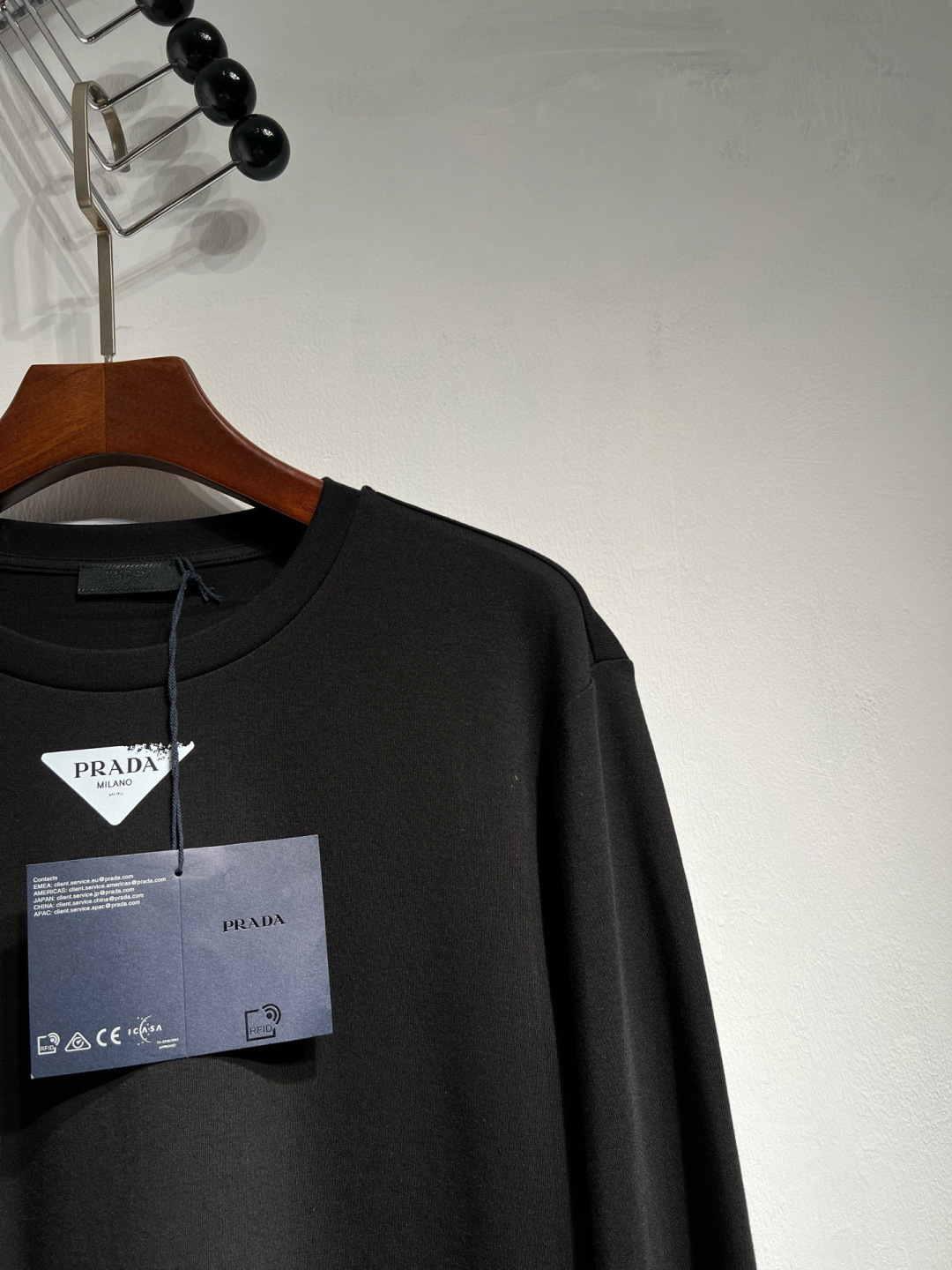 【秋冬新款】穿着舒适如水，质感如玉！！超舒适的莫代尔复合长绒棉质感长袖T恤，PD三角标净色！2025SS