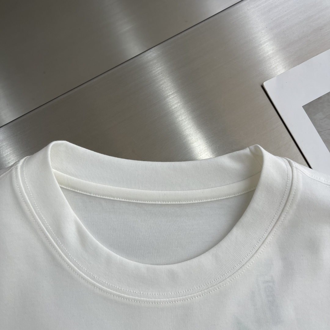 Dio 2025秋冬系列长袖打底尺码: M-5XL 常规版型220克重，莫代尔双面面料 面料表面纹理细腻