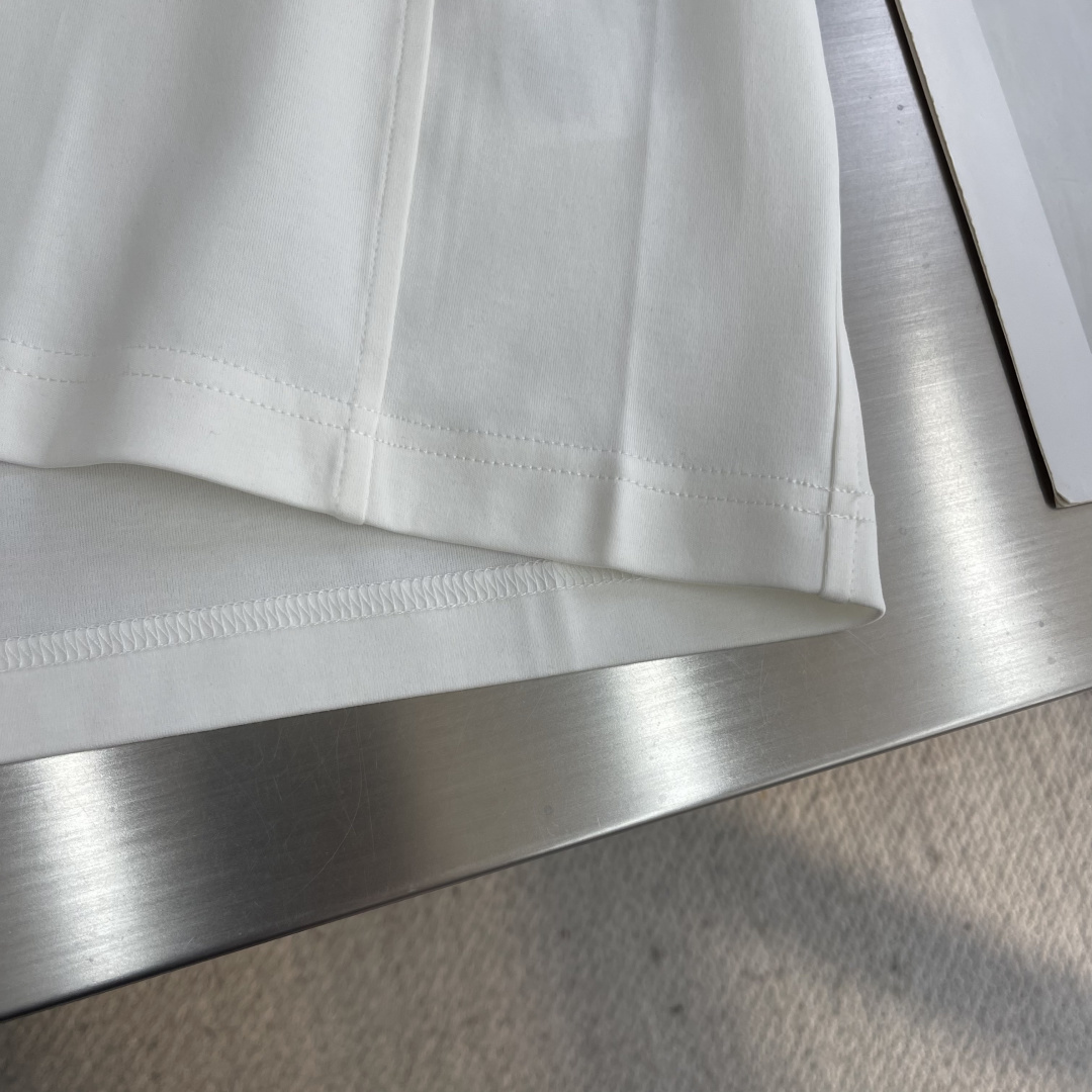 Dio 2025秋冬系列长袖打底尺码: M-5XL 常规版型220克重，莫代尔双面面料 面料表面纹理细腻