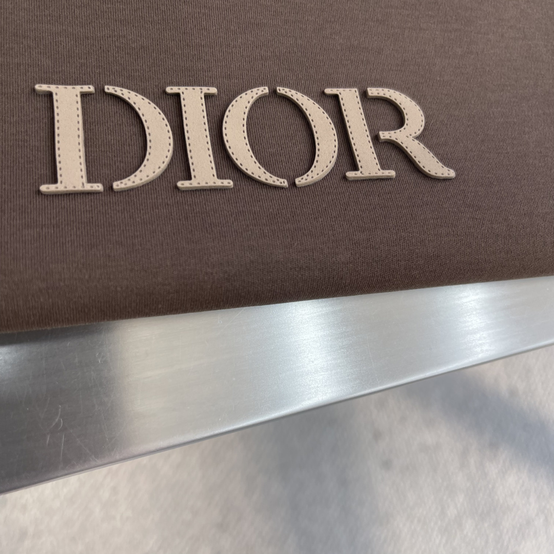 Dio 2025秋冬系列长袖打底尺码: M-5XL 常规版型220克重，莫代尔双面面料 面料表面纹理细腻