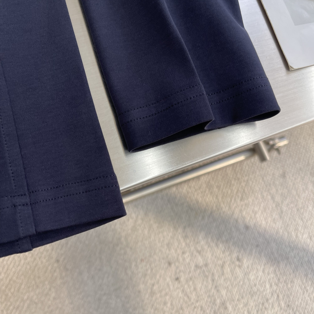 Dio 2025秋冬系列长袖打底尺码: M-5XL 常规版型220克重，莫代尔双面面料 面料表面纹理细腻