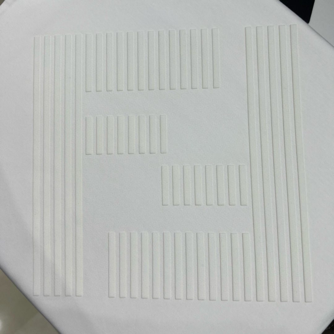 Fendi.芬迪 25秋冬新品植绒FF标识针织圆领卫衣，正面植绒印花点缀焕新品牌标识设计，创意重释品牌标