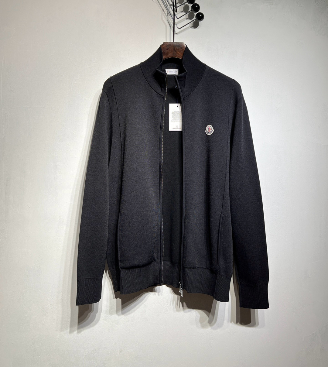 MON 家族男士高端贵族雅致开衫外套拉链卫衣，贸易公司渠道货，原厂出品，25年F/W秋冬新品，品相完美如