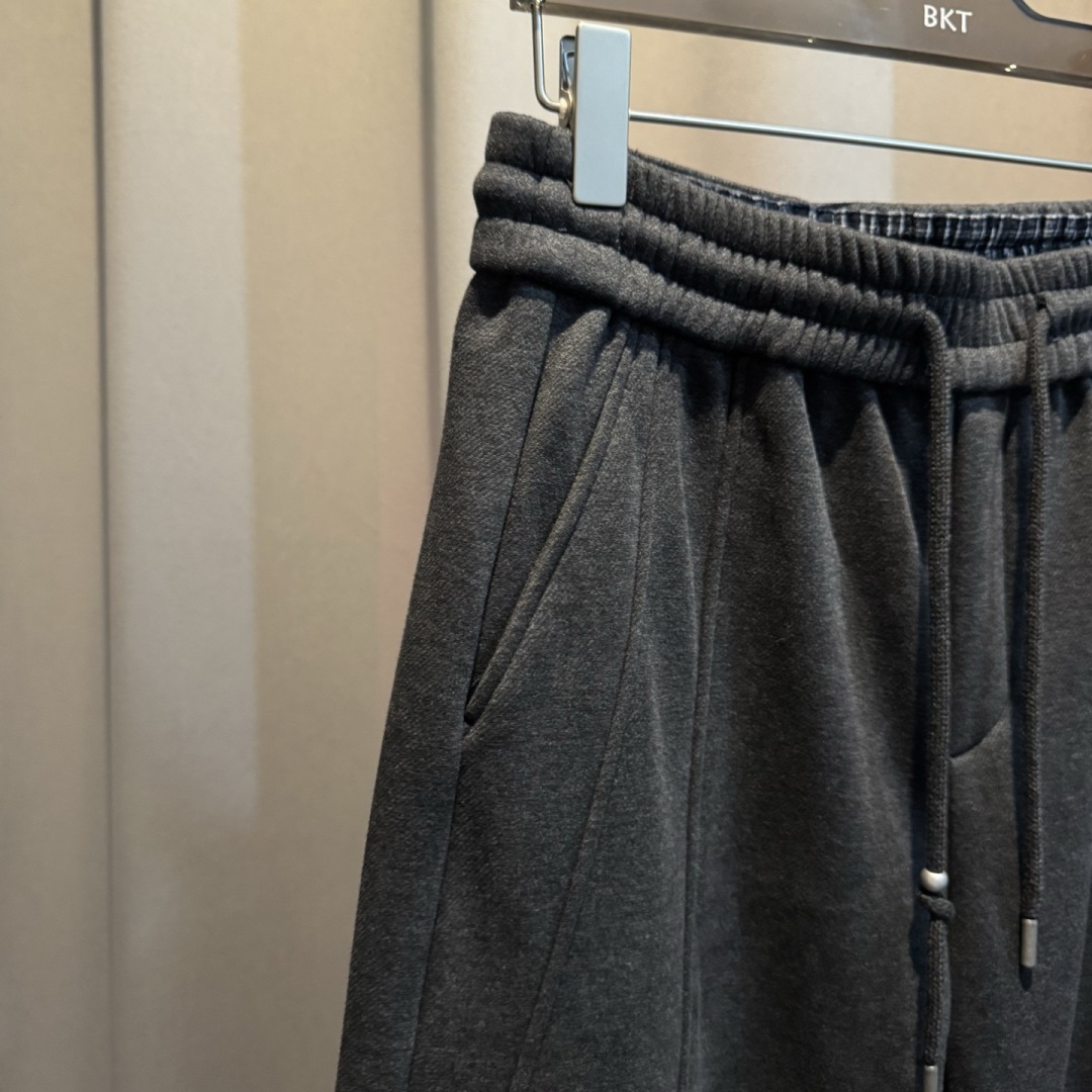 BV🌟秋冬新款设计感潮流休闲裤🆕采用优质面料，具有质感，松紧腰带设计，超级时尚洋气！码数：M-3XL 男