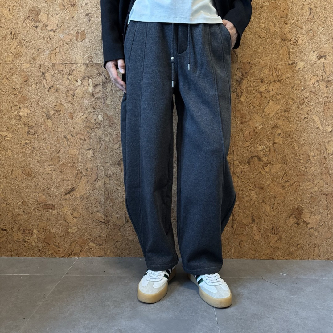 BV🌟秋冬新款设计感潮流休闲裤🆕采用优质面料，具有质感，松紧腰带设计，超级时尚洋气！码数：M-3XL 男