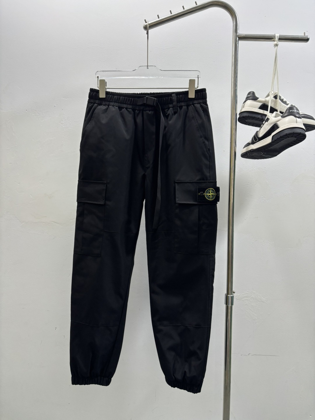 秋冬新款经典羽绒裤，每一处平均充绒，含90%鸭绒。🔥高档刺绣工艺🔥D内衬双层高密度面料完全不跑毛，也不会