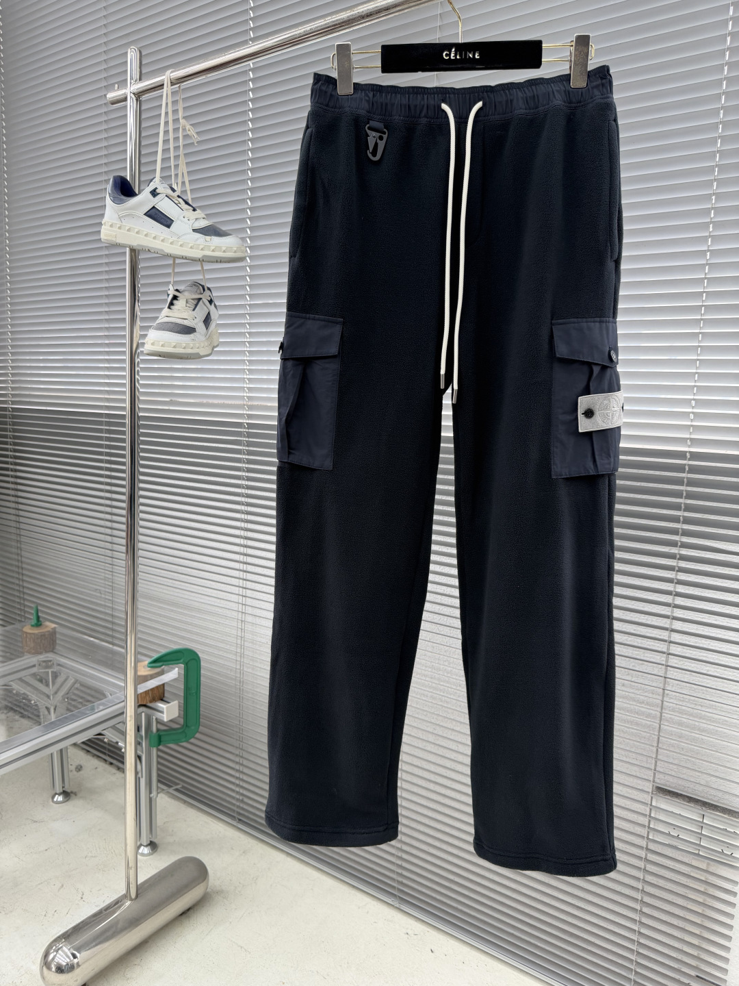 Stone Island 2025秋冬系列休闲卫裤尺码：M-3XL 直筒版型工艺：新量化摇粒绒侧边做刺绣