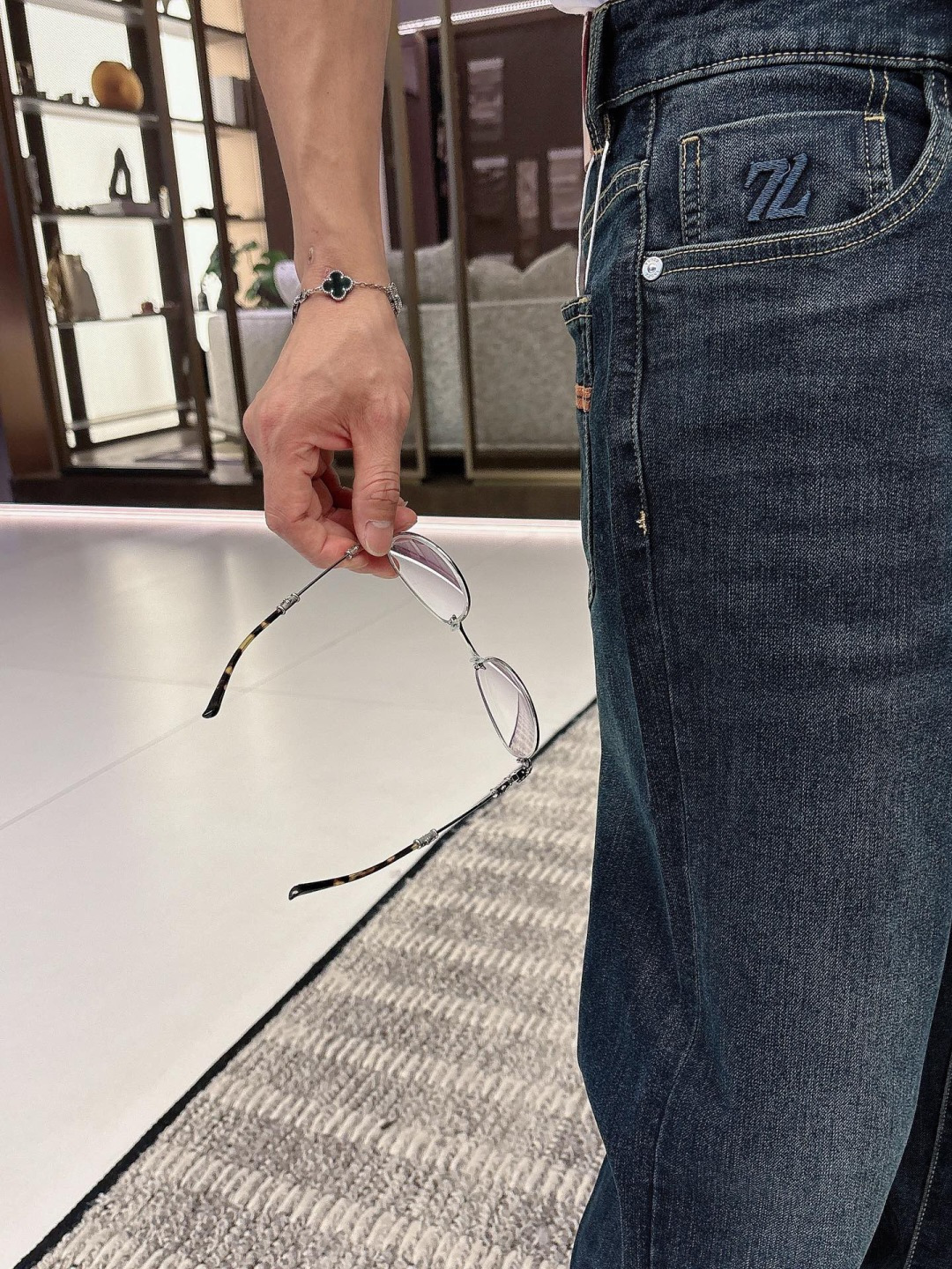 H8308🔥🔥|| 2025 秋冬新品 1:颜色：蓝色2:尺码：M-3XL3:版型： 牛仔裤4:成份：含