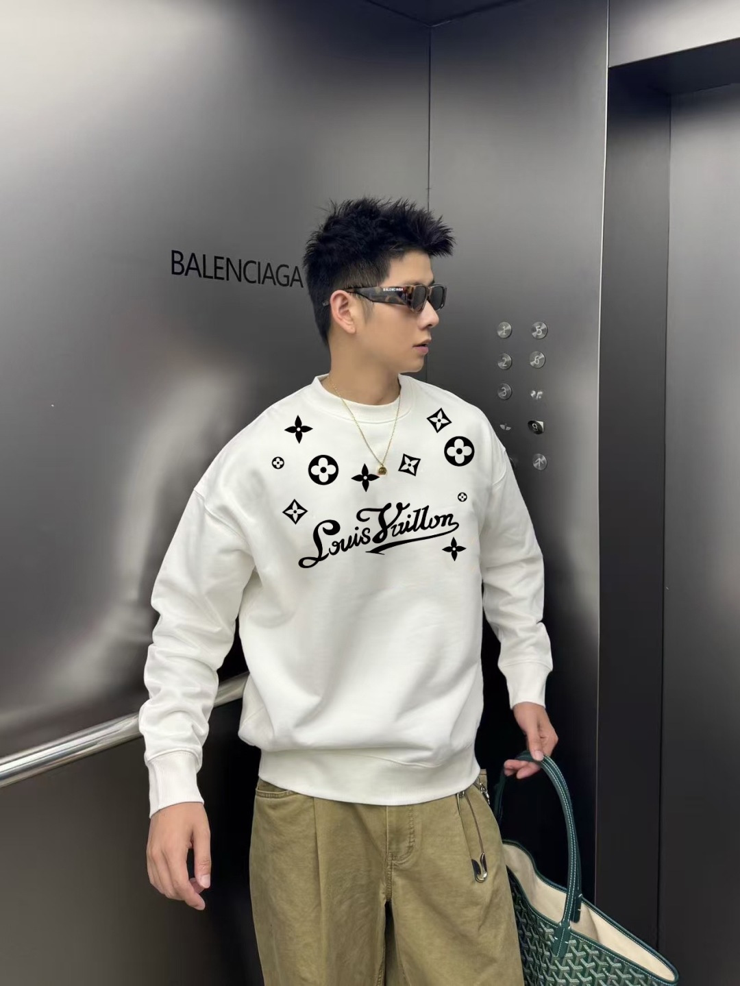 1V*2025秋冬新款 个性字母logo印花 定制面料400g 圆领卫衣 男女同款尺码：S M L XL